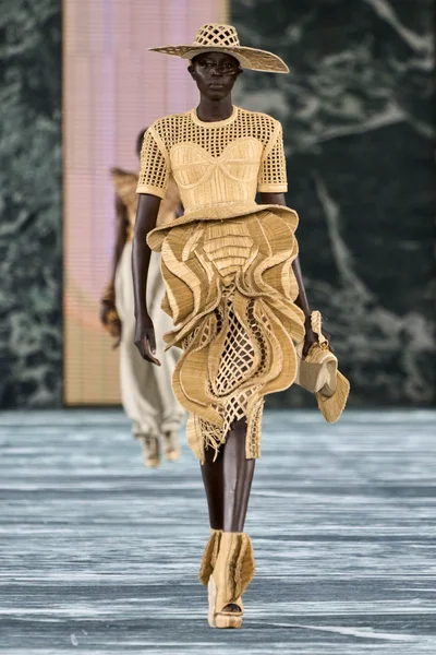 Look 2